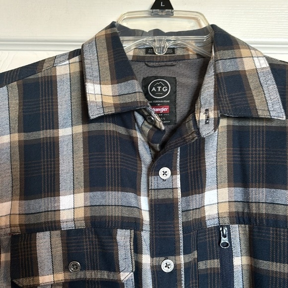 Wrangler ATG men’s plaid long sleeve button down flannel shirt size small - Picture 2 of 8